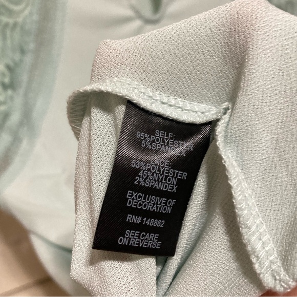 TORRID Size 2 Mint Green Floral Lace Short Sleeves Top Shirt Blouse *READ* - Picture 8 of 8